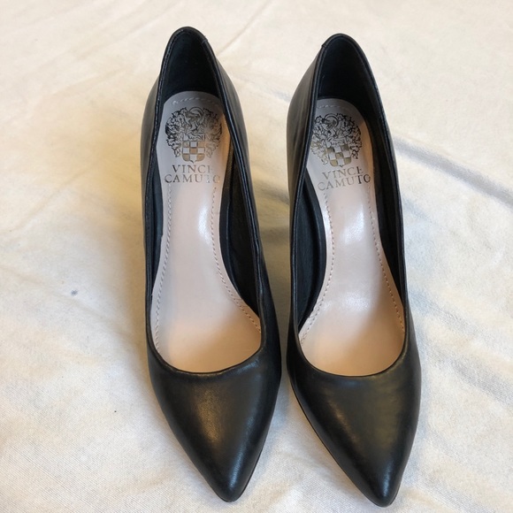 NWOB Vince Camuto Leather pointy toe heel - Picture 2 of 3